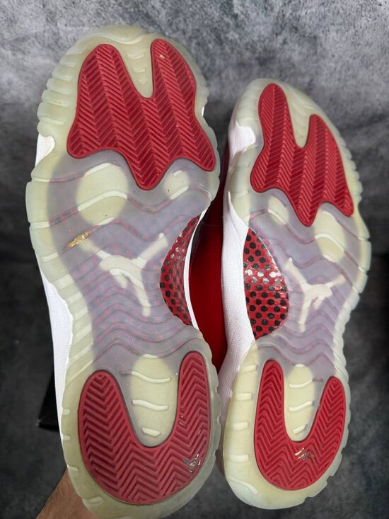 Size 12 | Jordan 11 Cherry No Box | Pre-Owned main image 8